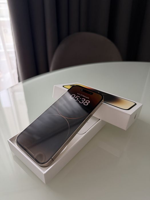 Iphone 14 pro gold
