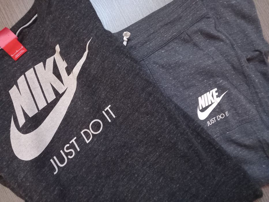Дамски комплект Nike