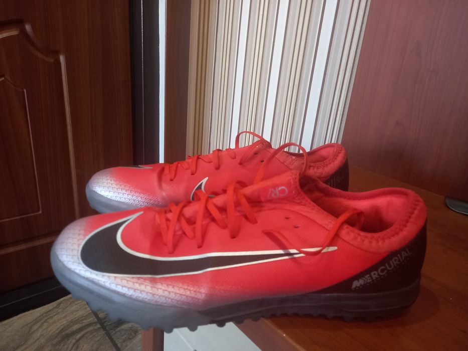 Для футбола кросовка сороконожка