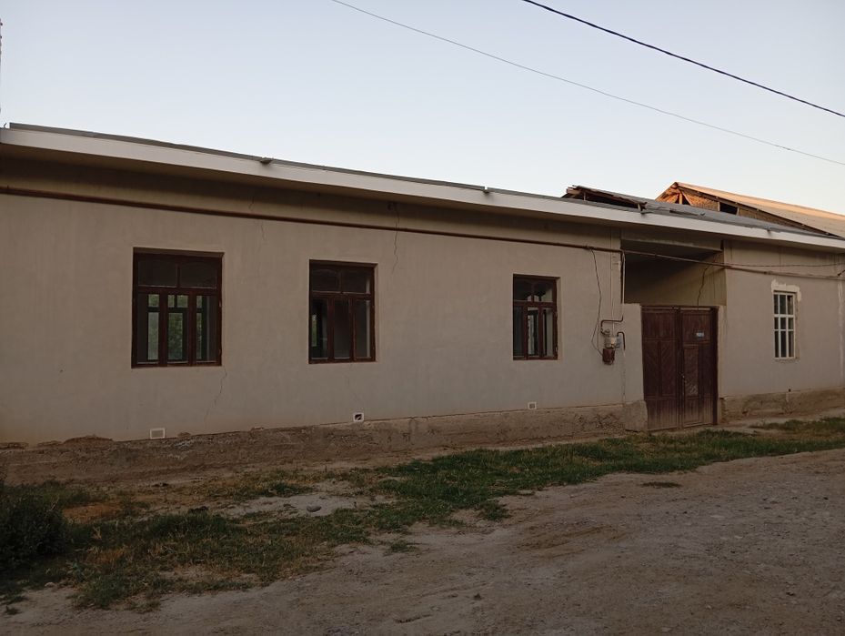 Ховли сотилади 8 сутиг Аргун стоп маркетдан утиб закаждан чапга