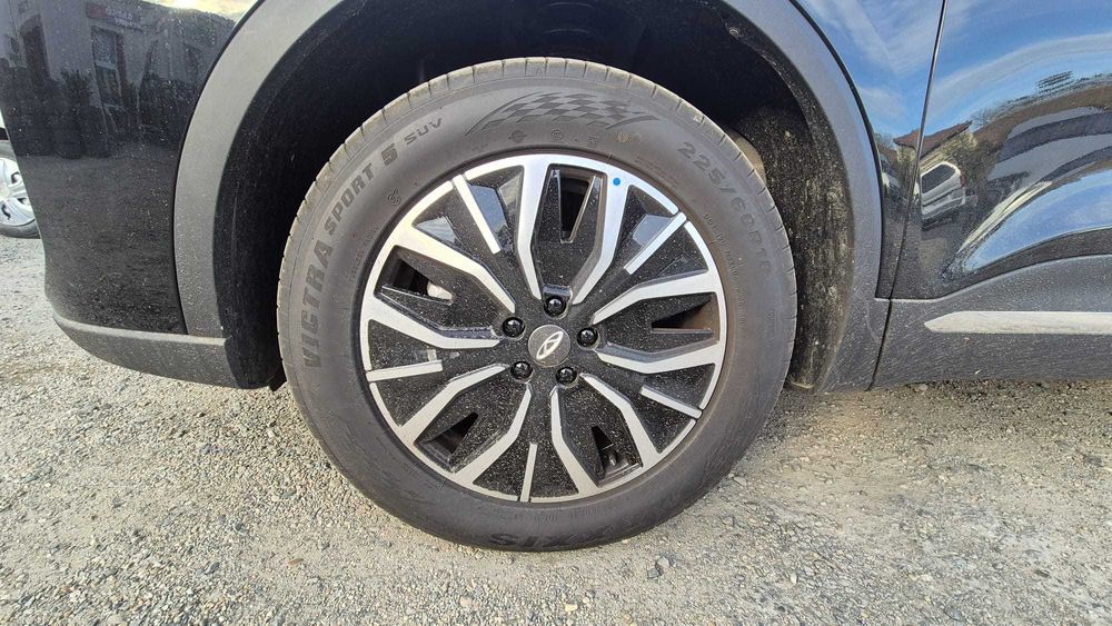 Vând 4 anvelope de vară Maxxis Victra Sport 5 – 225/60 R18 100V.