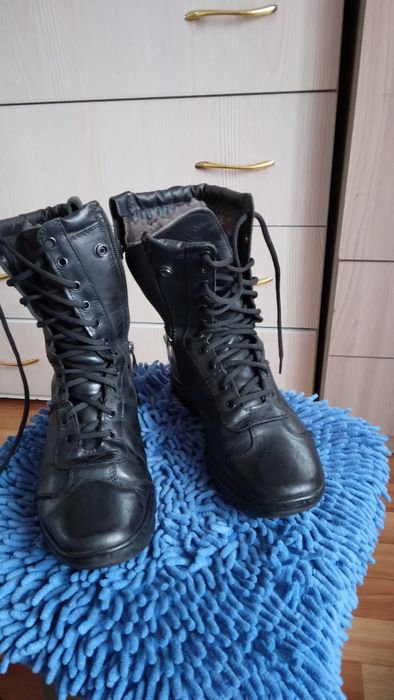 Продам женские берцы кожаные