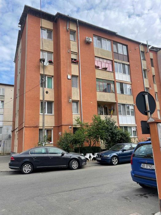 Vand apartament 2 camere Micro