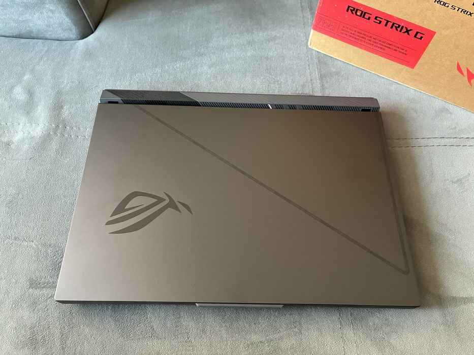 Геймърски лаптоп Asus ROG Strix G16 i7 13650HX/RTX4080/WUXGA 165Hz