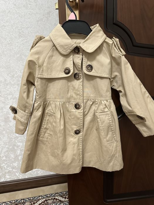 Детский плащ коричневого цвета