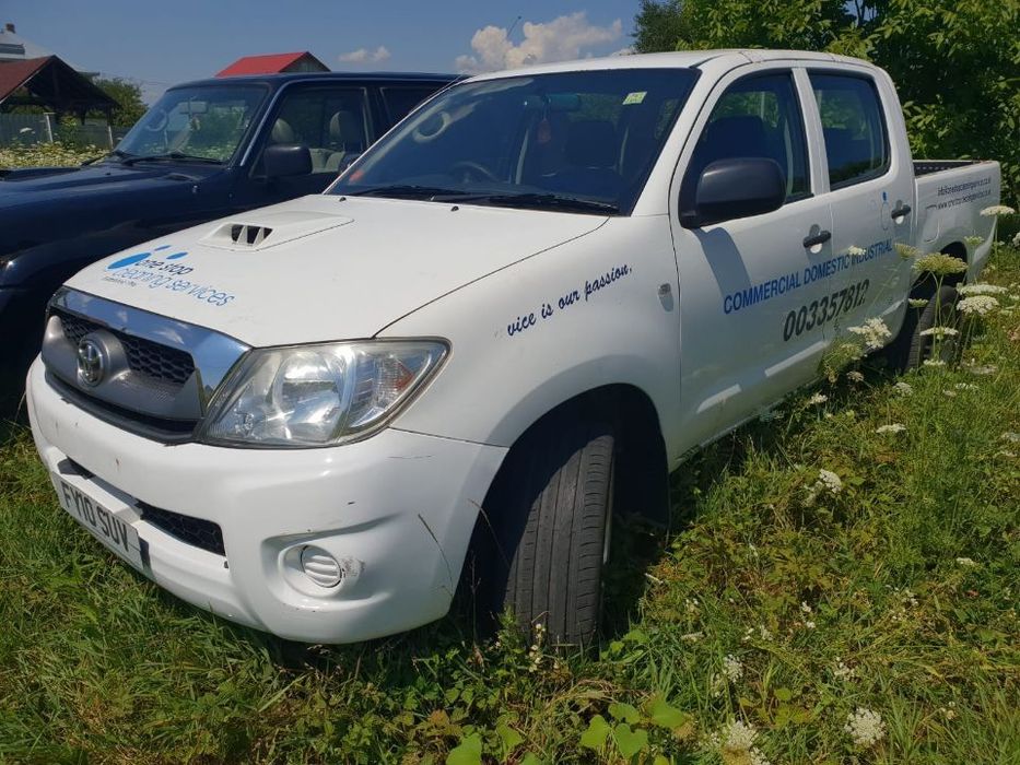 dezmembrez Toyota Hilux 2010 motor 2.5d 2kd-ftv 106kw 144cp jante r20 planetara cardan fuzeta punte spate stanga dreapta fata aripa etrier bara fata capota dezmembrari