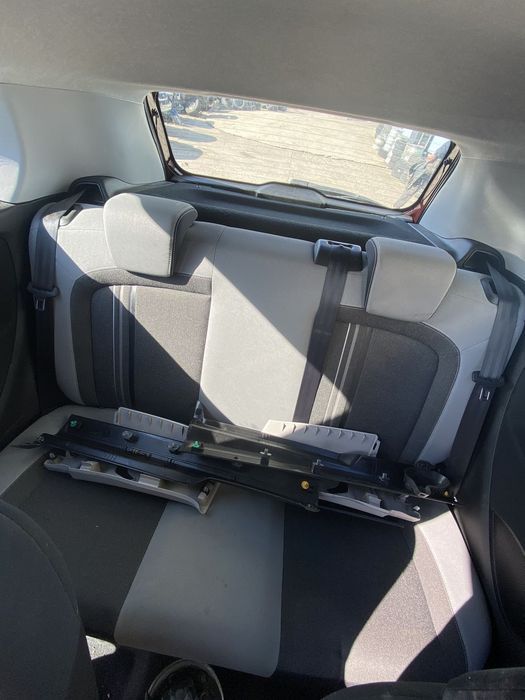 Dezmembrez piese Fiat Grande Punto 2011