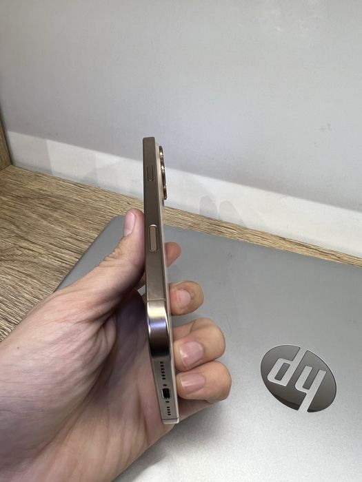 Iphone 16 pro max desert