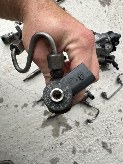 Горивна система Volkswagen Audi 2.0TDI CR Bosch дюзи помпа рейл