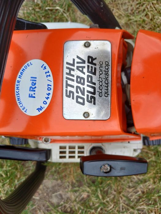 Vând 2 drujbe.Husqvarna 242 și Stihl 028 AV SUPER