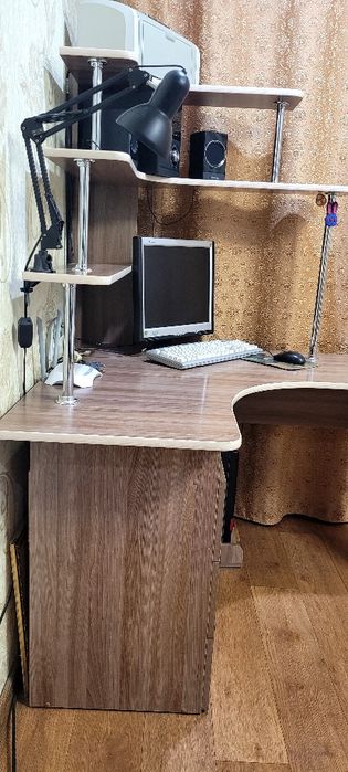 Компьютерный стол