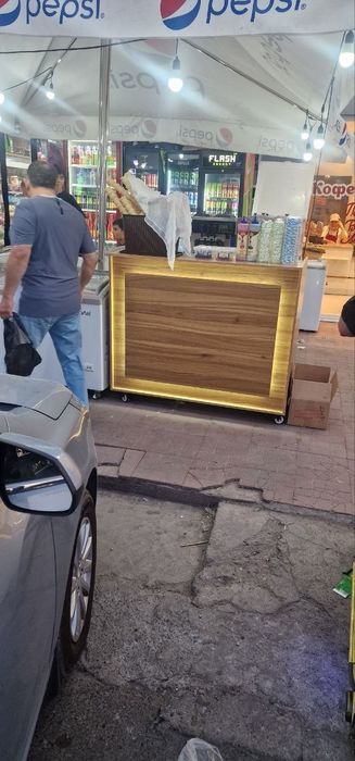 Ресепшн стол для морожнное бизнеса