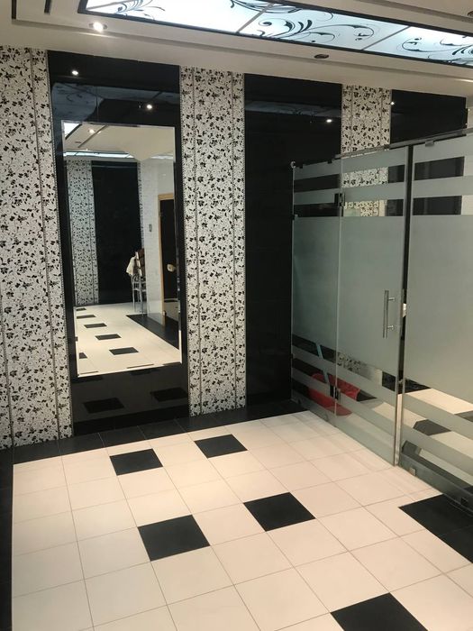 Шикарный Евродом в Элитной махале, 8 соток  7 комнат 7 с/узлов бассейн