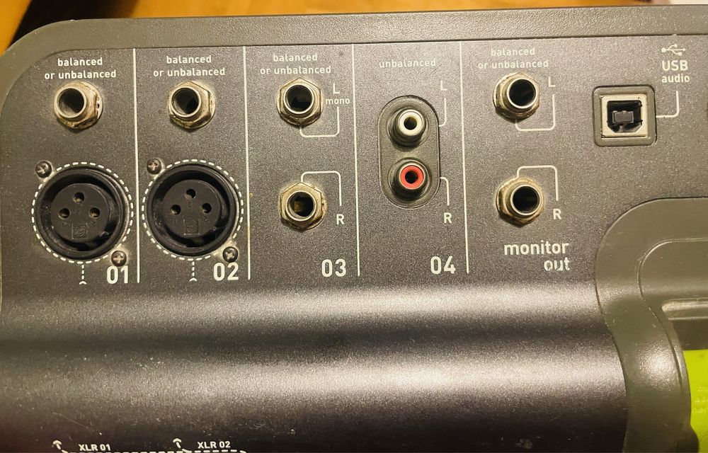 Belkin TuneStudio миксер и рекордър F8Z109