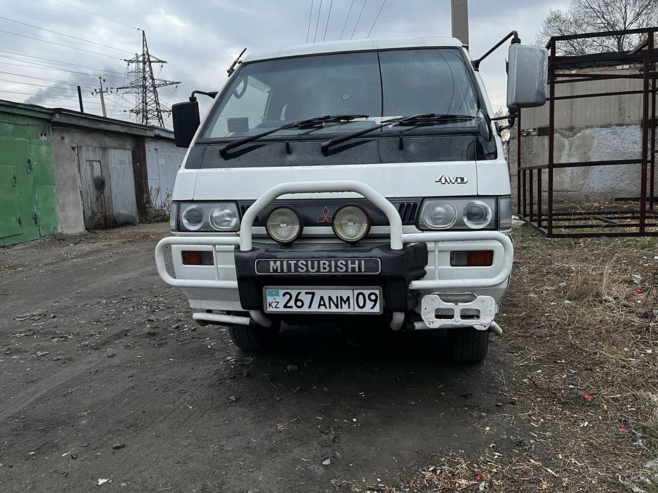 Митсубиси Делика