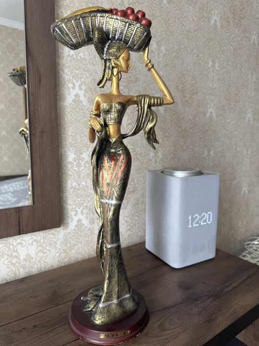 Продам статуэтку