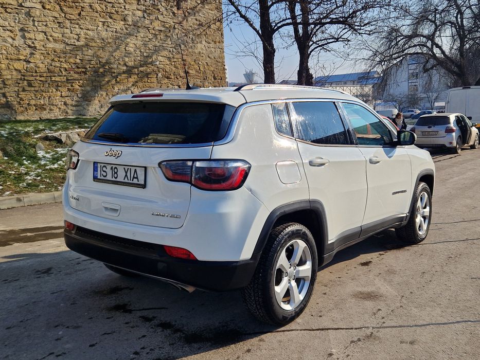 Vând JEEP Compass 4x4