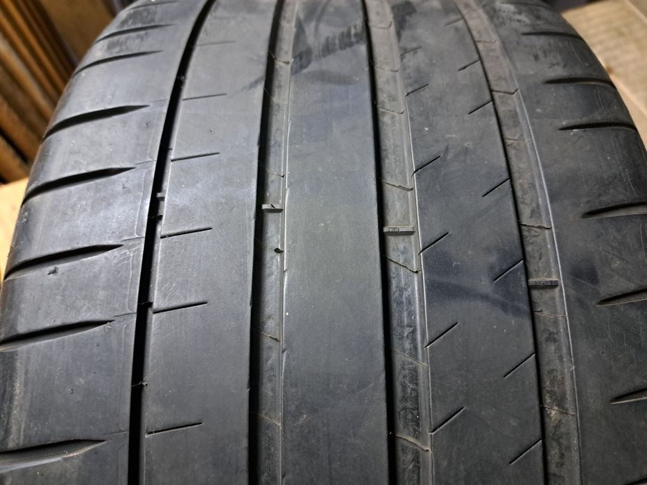 O anvelopa 295/30 R20 Michelin