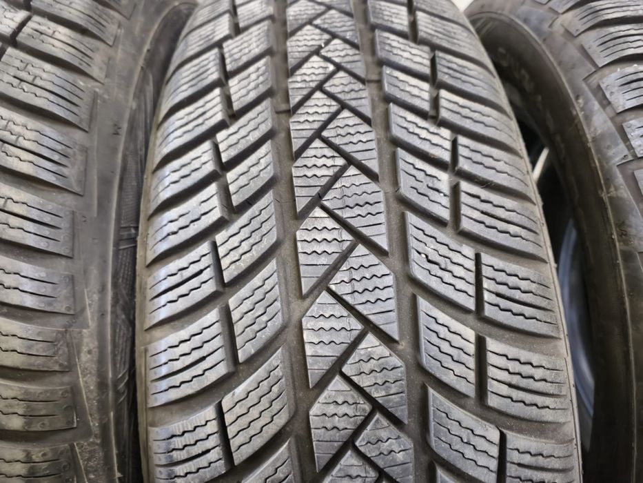 4 anvelope iarna Vredestein 215 65 17 ca și noi