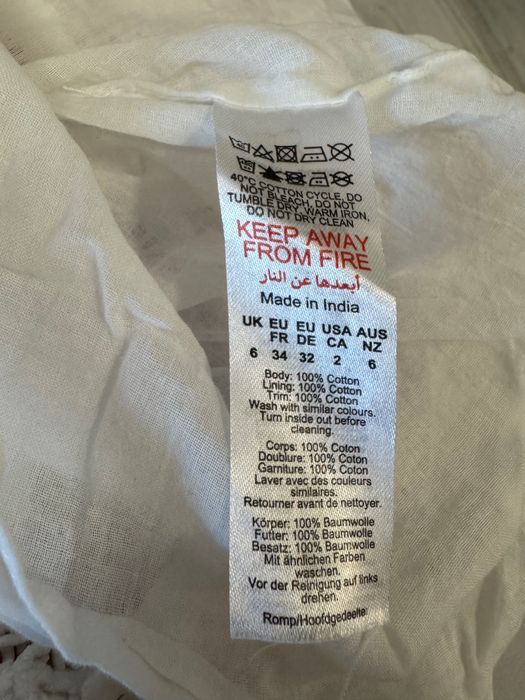 Много красива рокличка Karen Millen