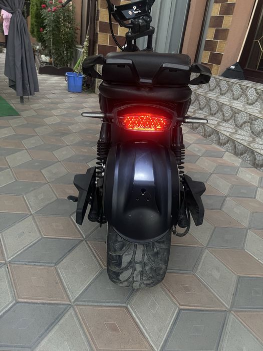 Vand scuter electric