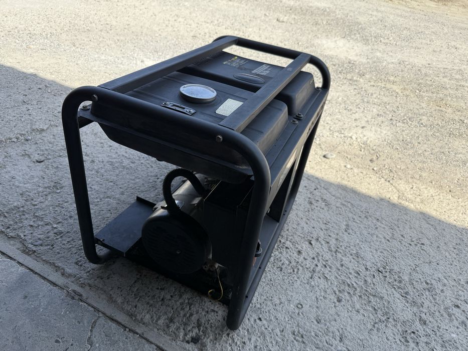 * HYUNDAI DHY7500LE-3 генератор-движок 7.5 kW дизельный оригинал