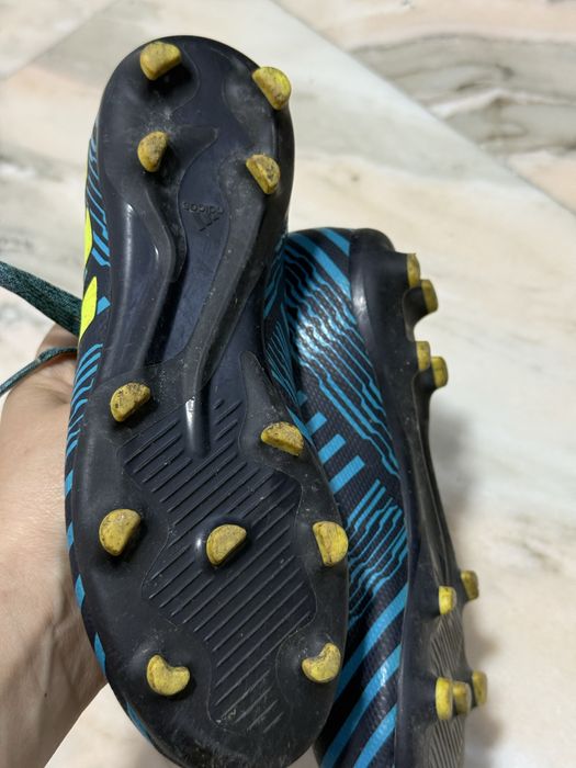 Crampoane fotbal Adidas nr. 33