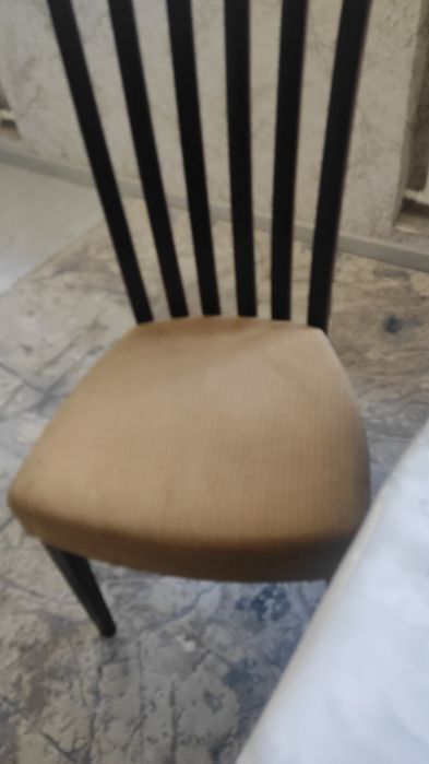 Продается стол стулья