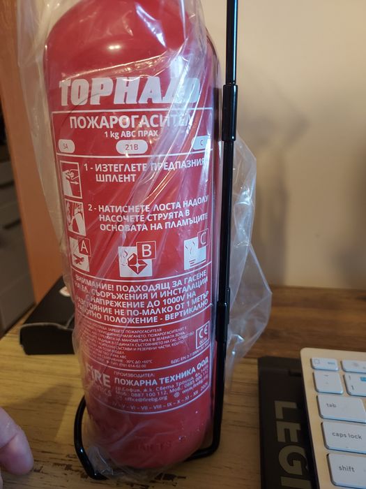 Пожарогасител чисто нов