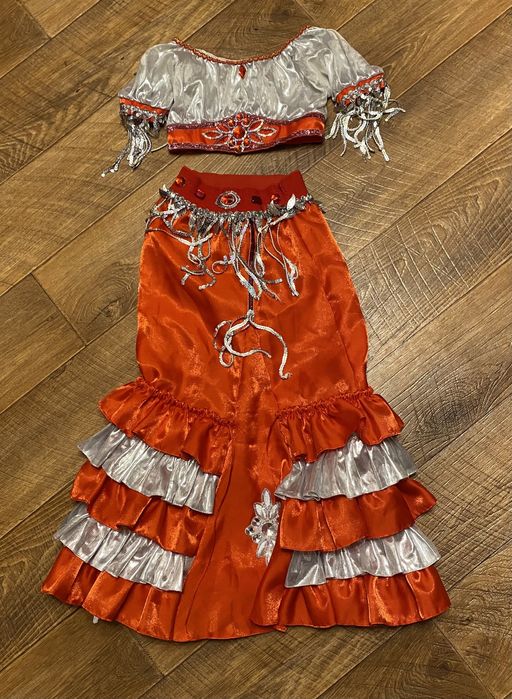 Продается праздничное платье, наряд красной шапочки ,