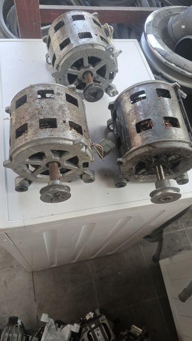 Vând motor electric