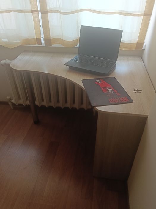 Продам стол угловой письменный