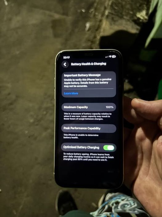 Iphone 11 128gb бял