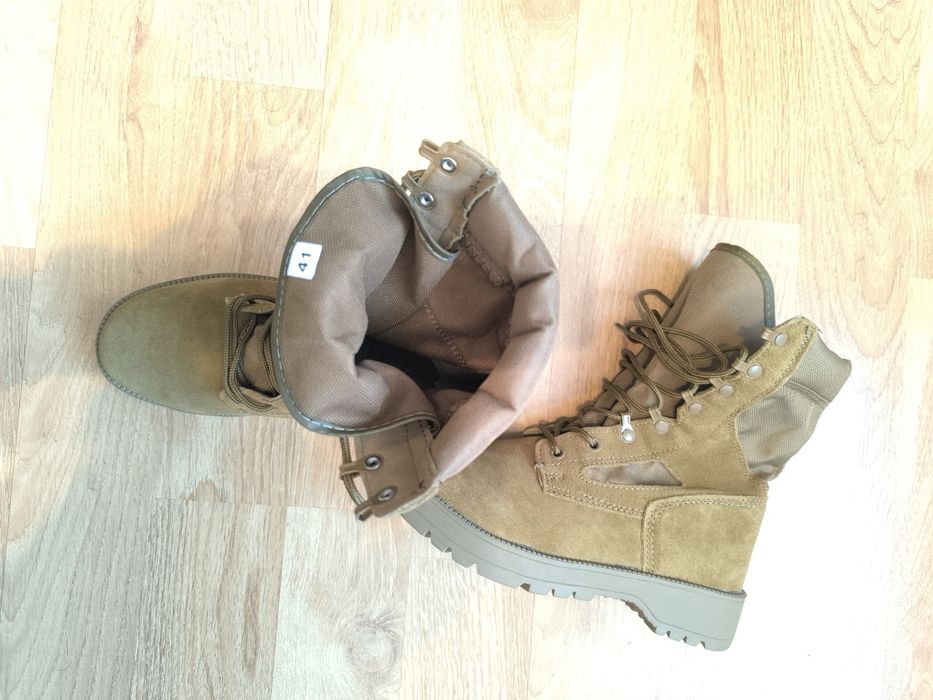 Bocanci militari .Costum combat .Centură/militară, rucsac militar comb