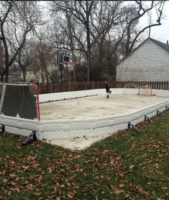 Хоккейный корт, Хоккей дома