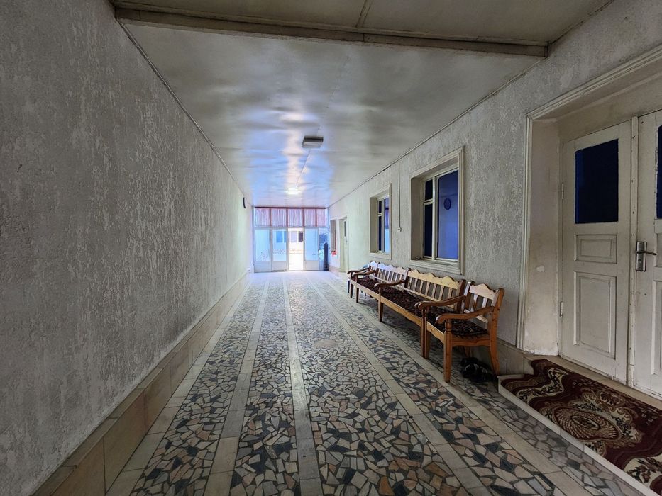 Karvon bozor territoriyasida 5,5-sotixli uchastka sotiladi.