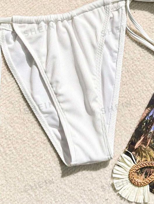 Costum de baie alb din doua piese Marime M