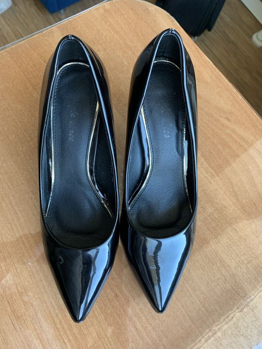 Продам очень красивые женские туфли,производство Франция,в отлич.сост.