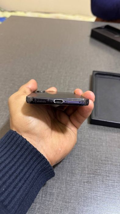 Samsung S23 8/256 telefon xolati alo umaman qotish nimaligni bilmaydi