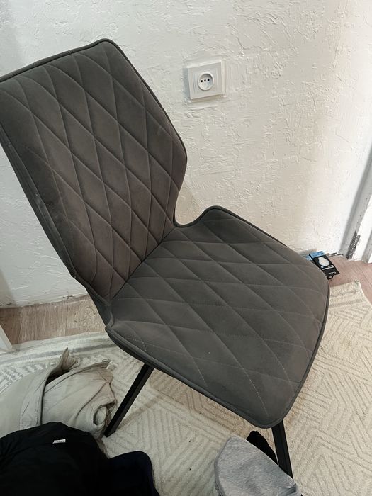 Продам 6 стулья очень хорошом состояние