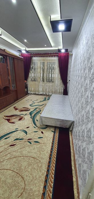 Qarshi Avrora Uy Sirochna sotiladi narsa bilan 3 xona 4 hona qilingan