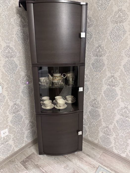 Продам тумбу под телевизор