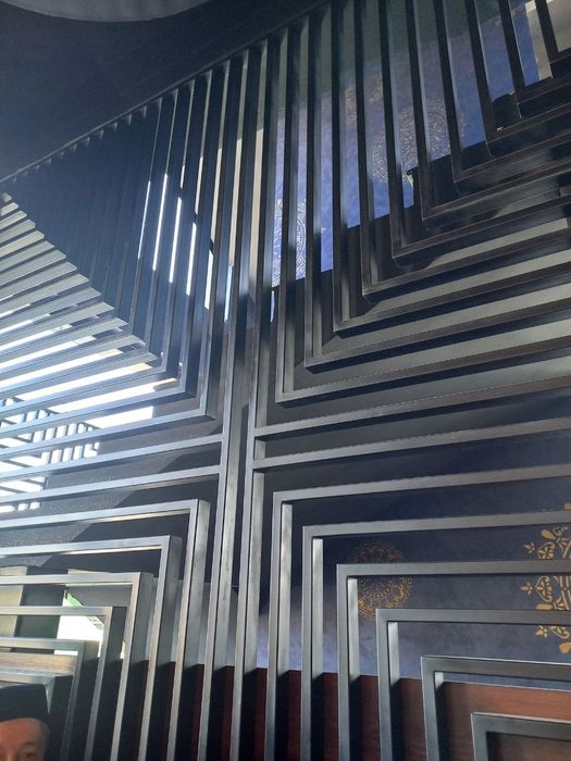 Дарвоза ва хар хил темир панжараларни краска килиш