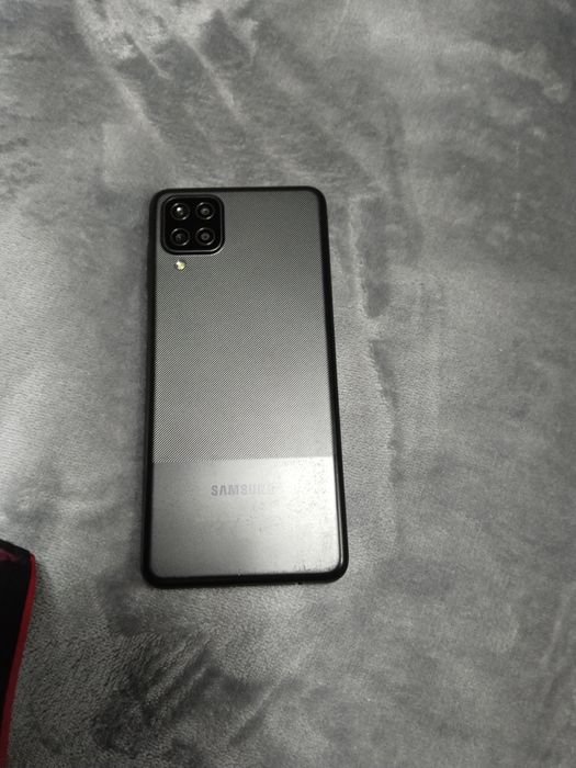 Мобилные телефоны Самсунг А12.