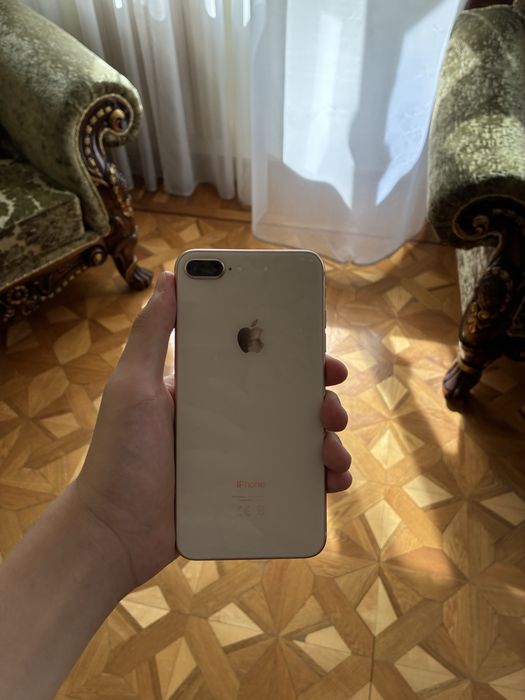 айфон 8+ продается срочно