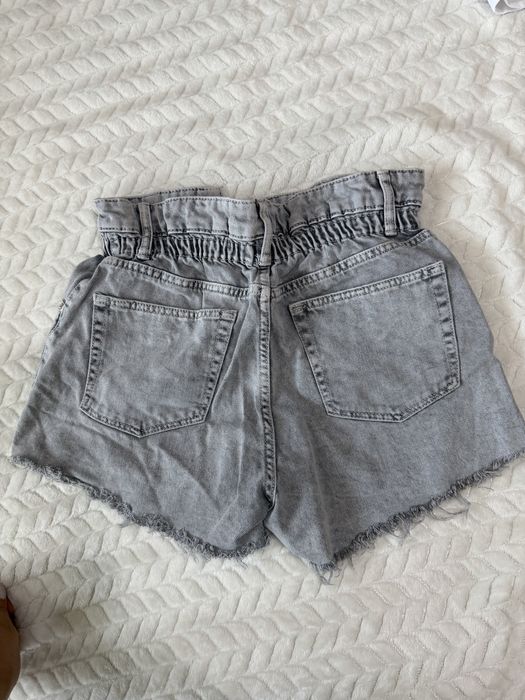 Дамски къси панталонки Bershka