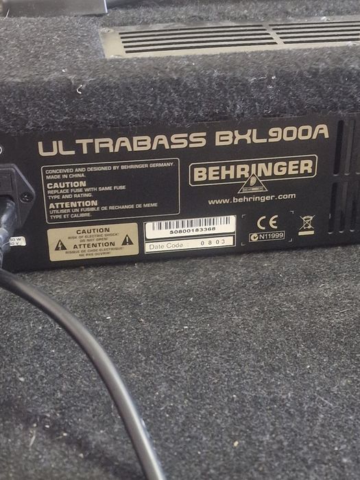 Усилвател кубе BEHRINGER BXL900A