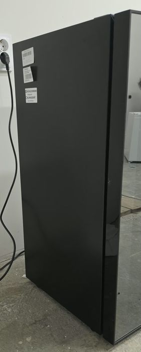 Хладилна витрина Klarstein 80L