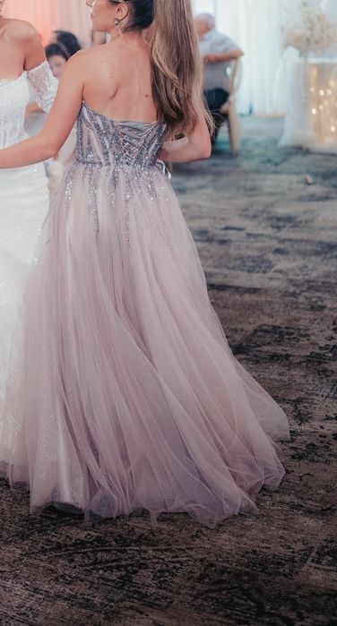 Продавам официална рокля за кръщене, бал, кумуване и т.н.