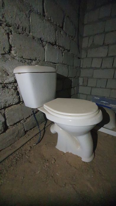 Yog‘och eshik plastik eshik deraza darvoza unitaz sotiladi kotejniki